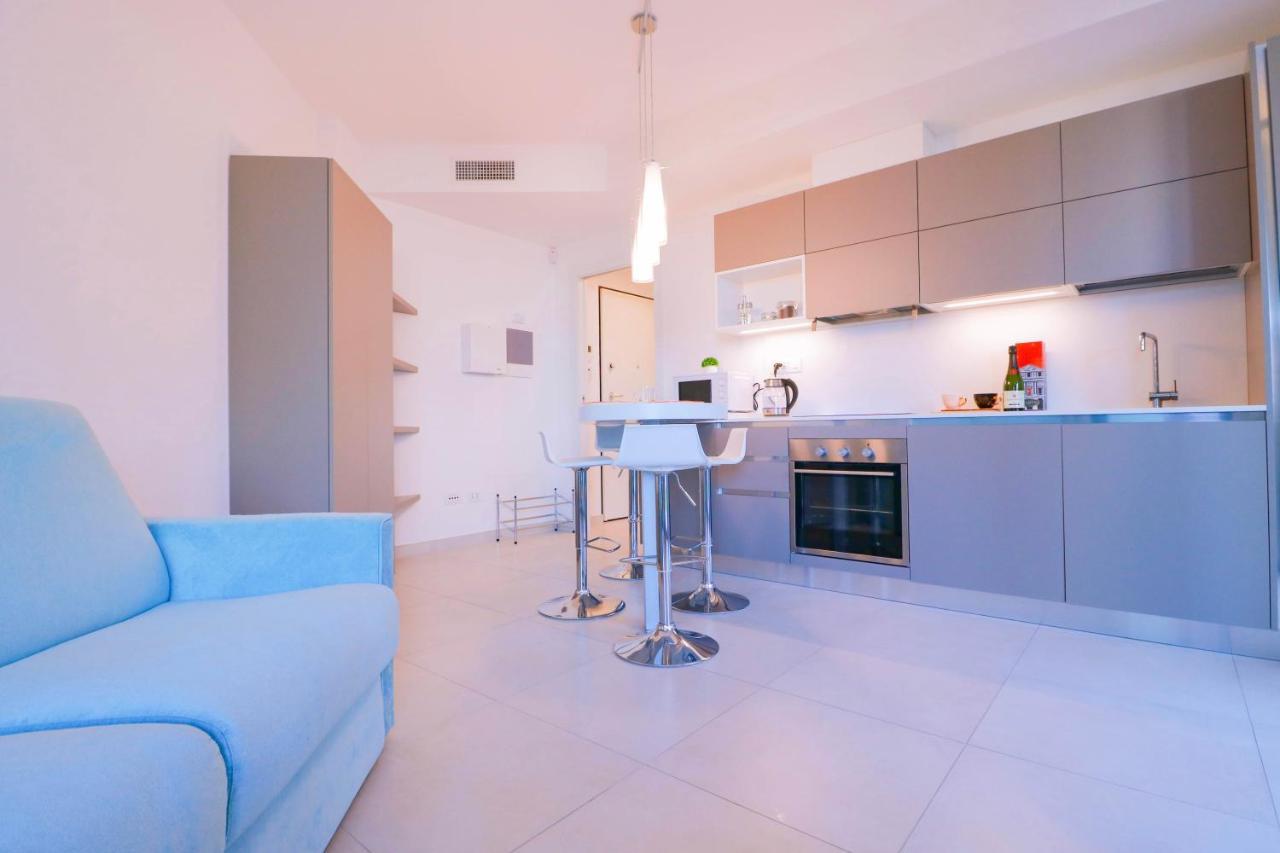 H11 Luxury 9A - Porto - Piscina - Jacuzzi Lejlighed Santo Stefano al Mare Eksteriør billede