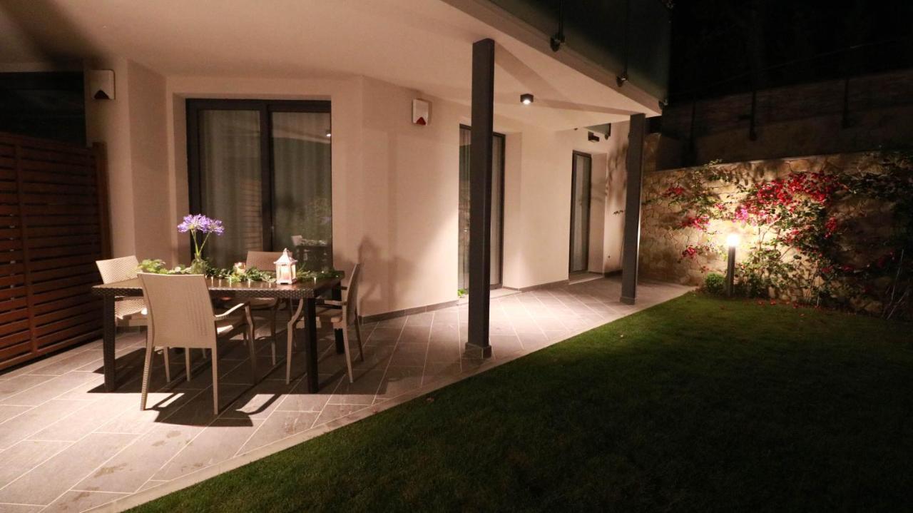 H11 Luxury 9A - Porto - Piscina - Jacuzzi Lejlighed Santo Stefano al Mare Eksteriør billede