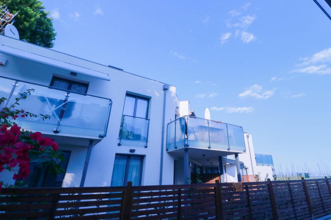 H11 Luxury 9A - Porto - Piscina - Jacuzzi Lejlighed Santo Stefano al Mare Eksteriør billede