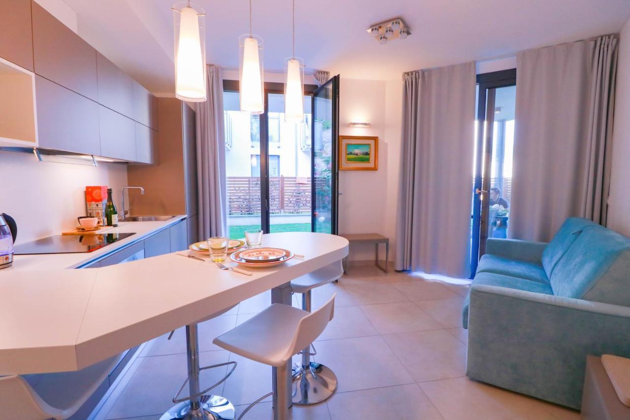 H11 Luxury 9A - Porto - Piscina - Jacuzzi Lejlighed Santo Stefano al Mare Eksteriør billede